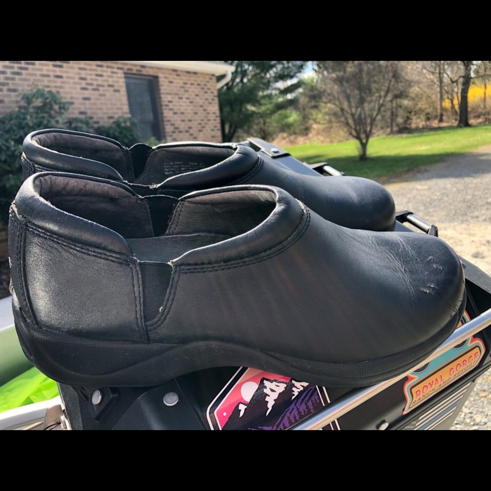 Mens Danskos Size 45. Minimal use- good condition.